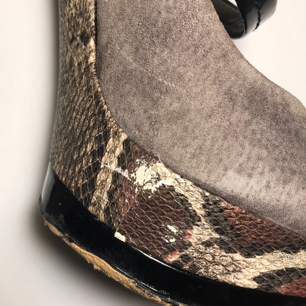 Jessica Simpson Grey And Python Stacked Heels - image 7